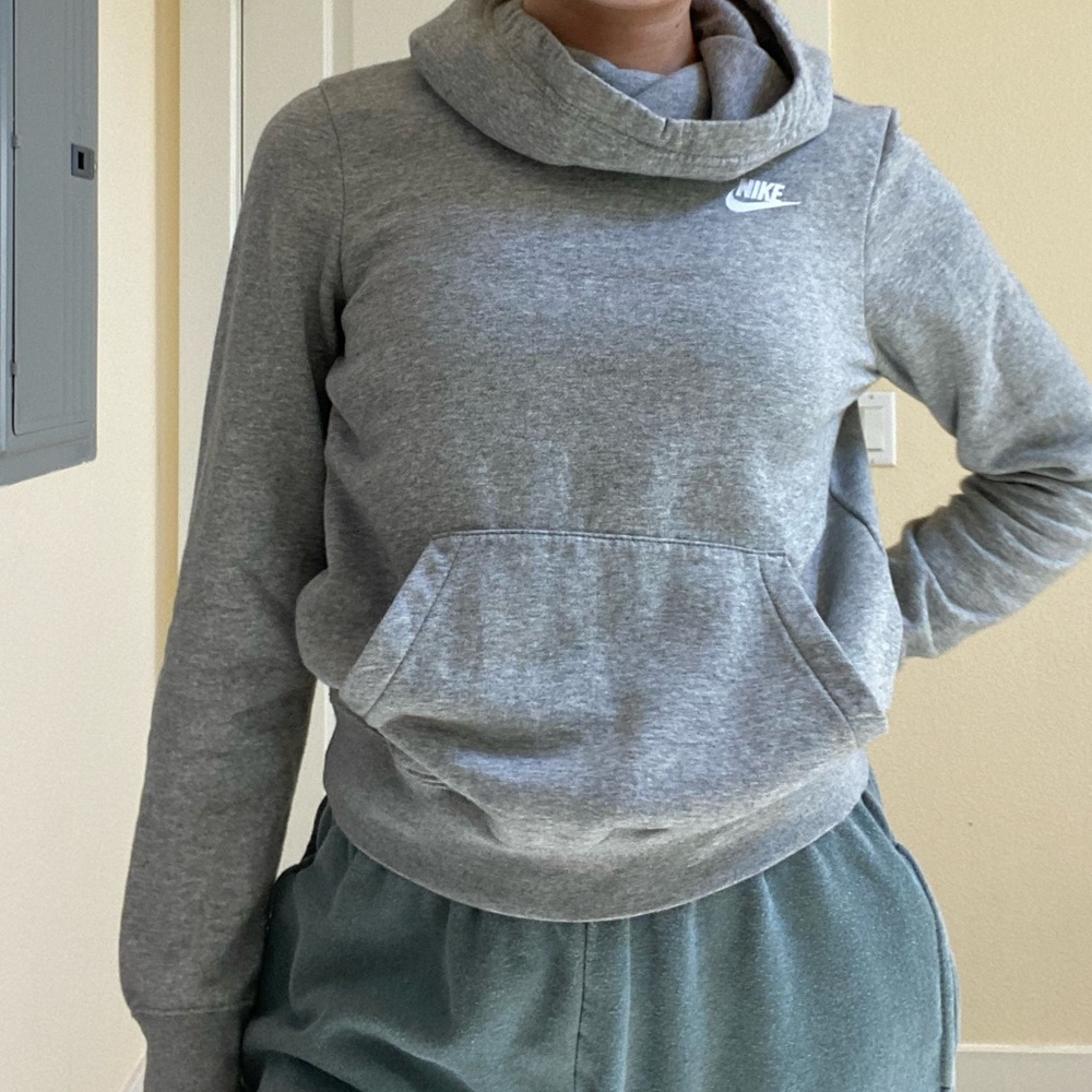 NEW NIKE COWL NECK HOODIE